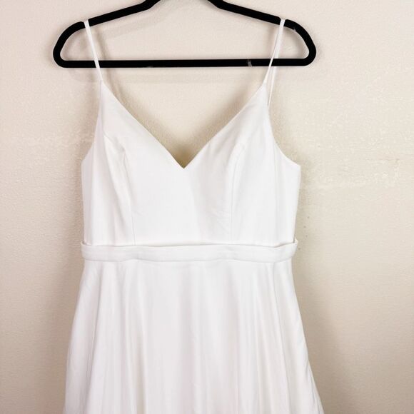 Leena Mac Duggal White Spaghetti Strap Crepe V-Neckline Wedding Dress Size 10 - Picture 4 of 10